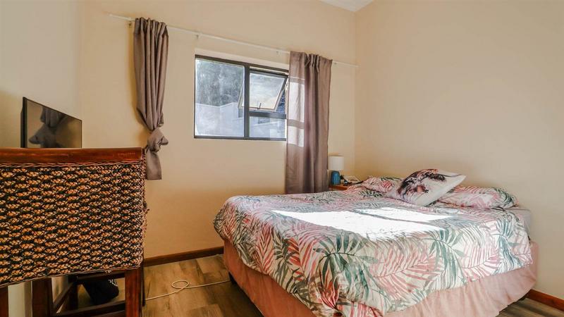 5 Bedroom Property for Sale in Glentana Western Cape